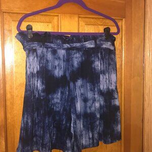 NWOT LuLaRoe Ella "Paper Bag" Shorts - Size L
